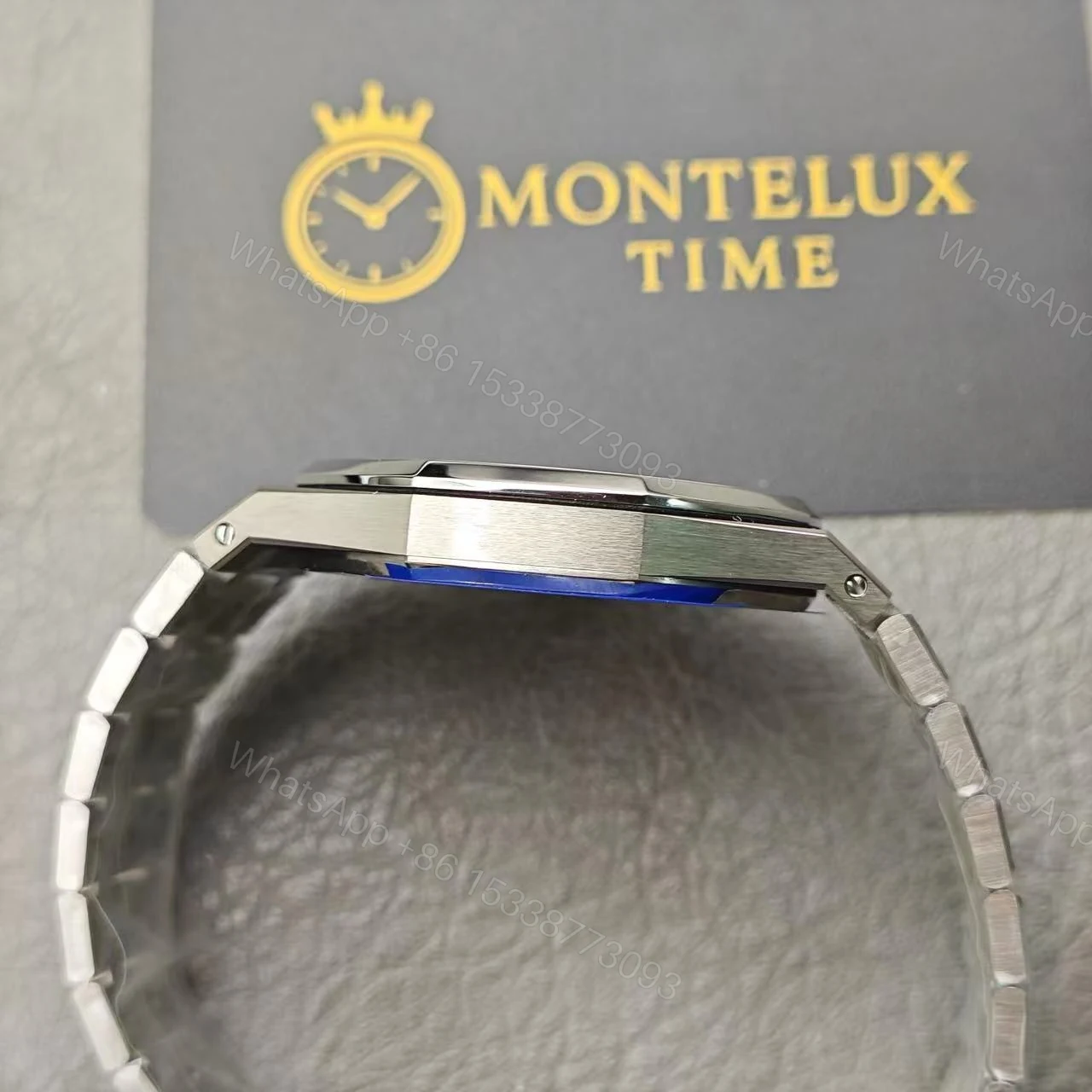 View 5 of Replica Audemars Piguet Royal Oak Jumbo Extra-Thin Blue 15202IP.OO.1240IP.01