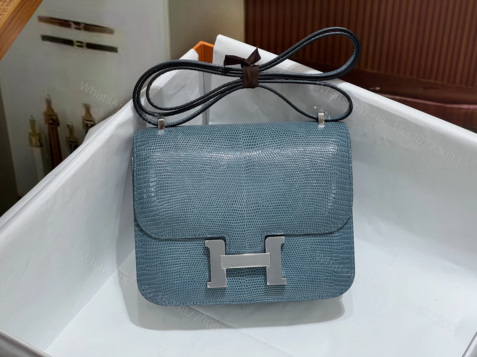 Hermes 原單 女款 Constance 淺藍斜背包 高級質感輕奢風小包 — view 1