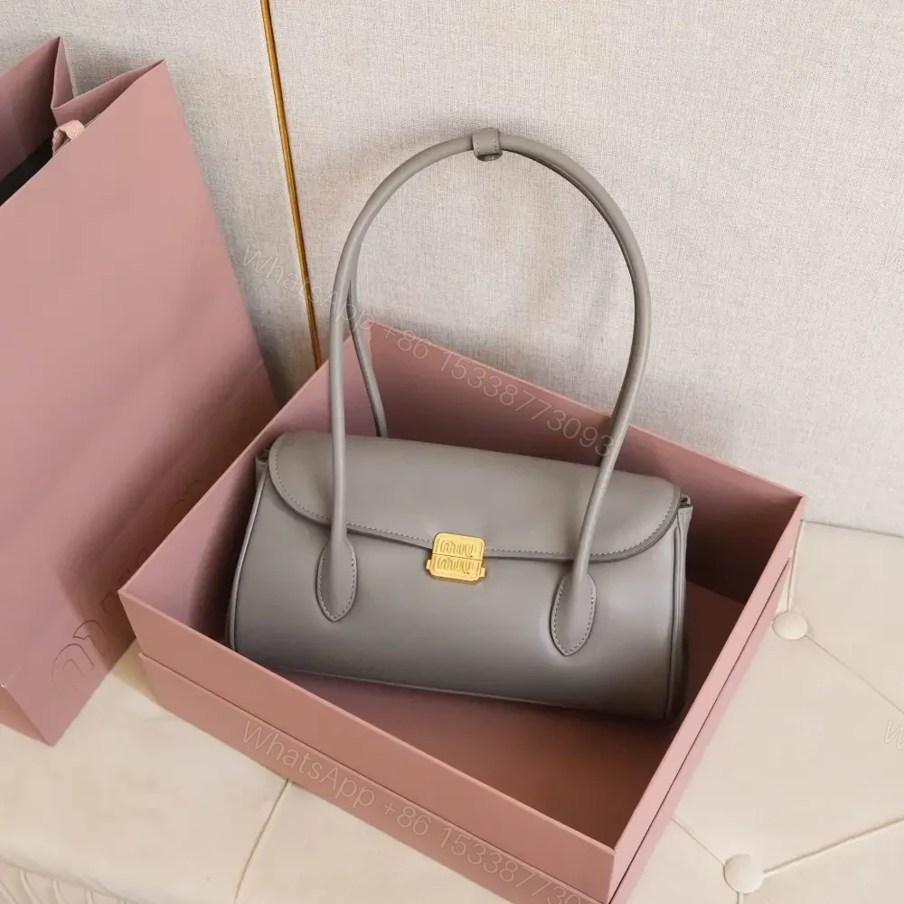 View 9 of 高仿miumiu*5BD265手提單肩包灰色免檢版
