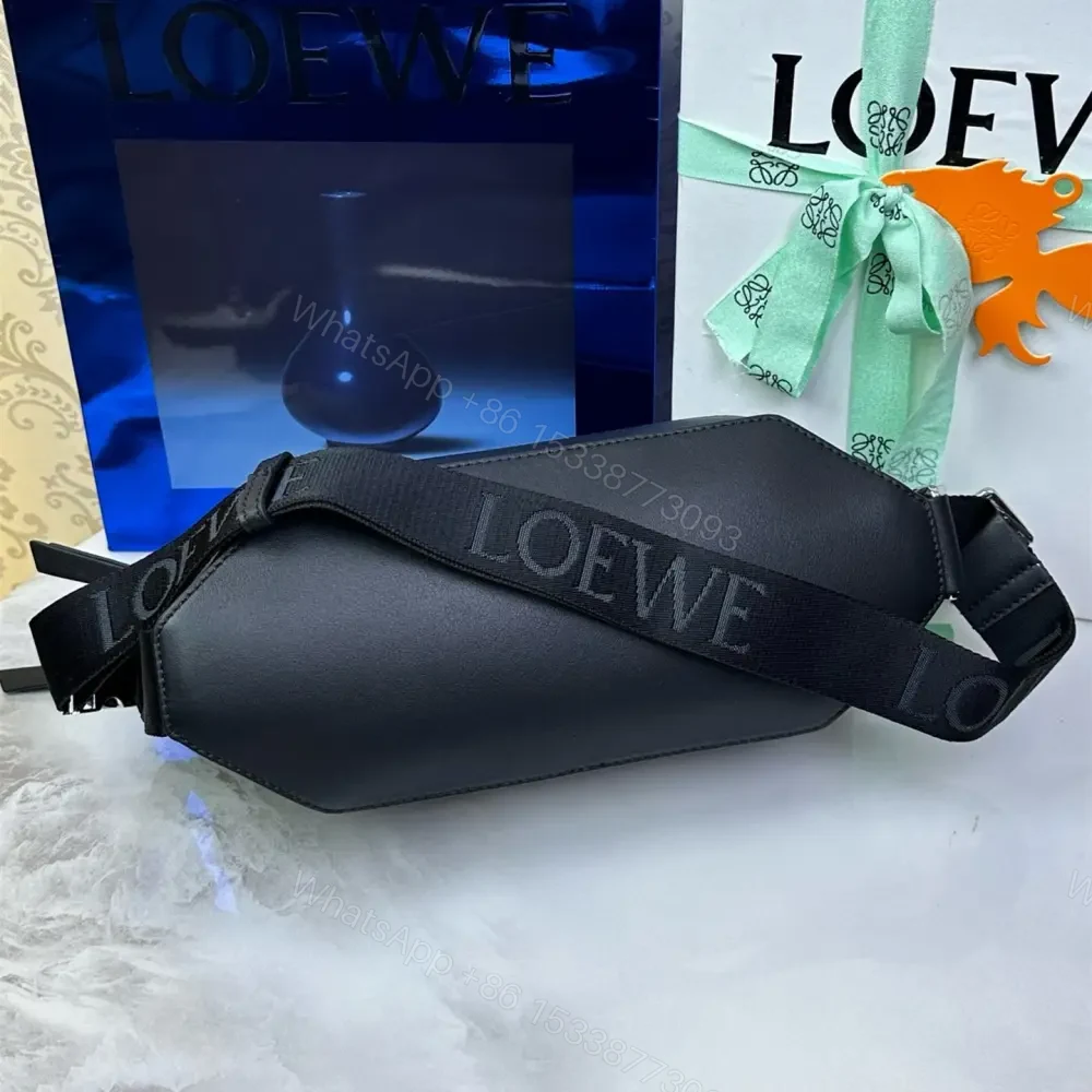 View 5 of 高仿Loewe*Sling系列1100牛皮男士腰包黑色免檢版