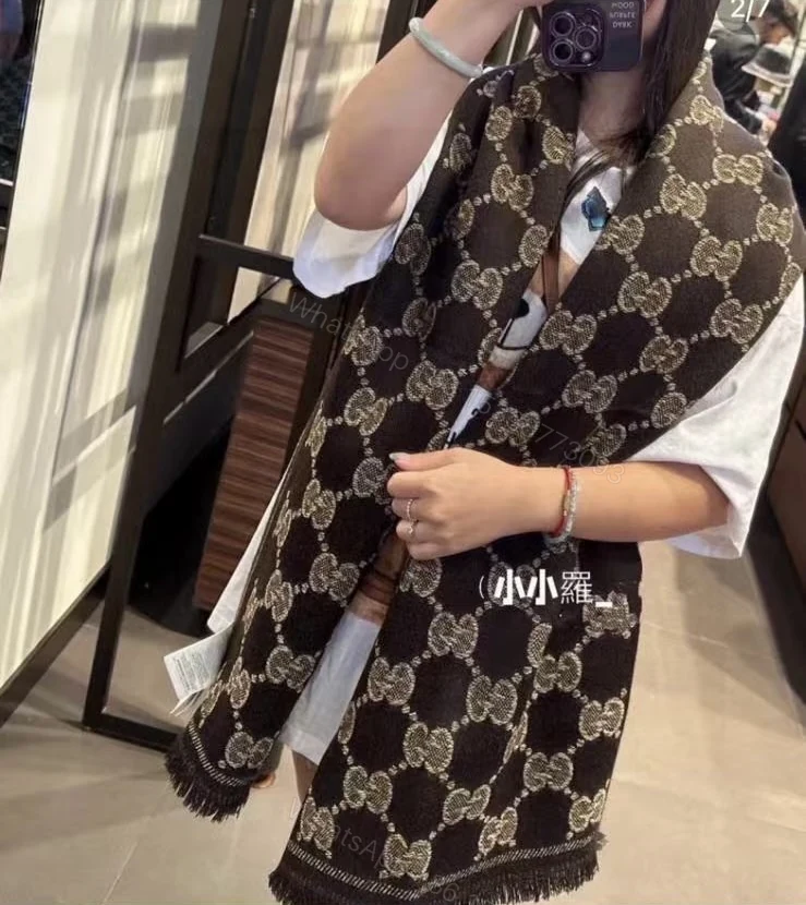 Gucci 原單大雙G黑咖色羊毛圍巾 男女款厚實版型復古魅力款 — view 1