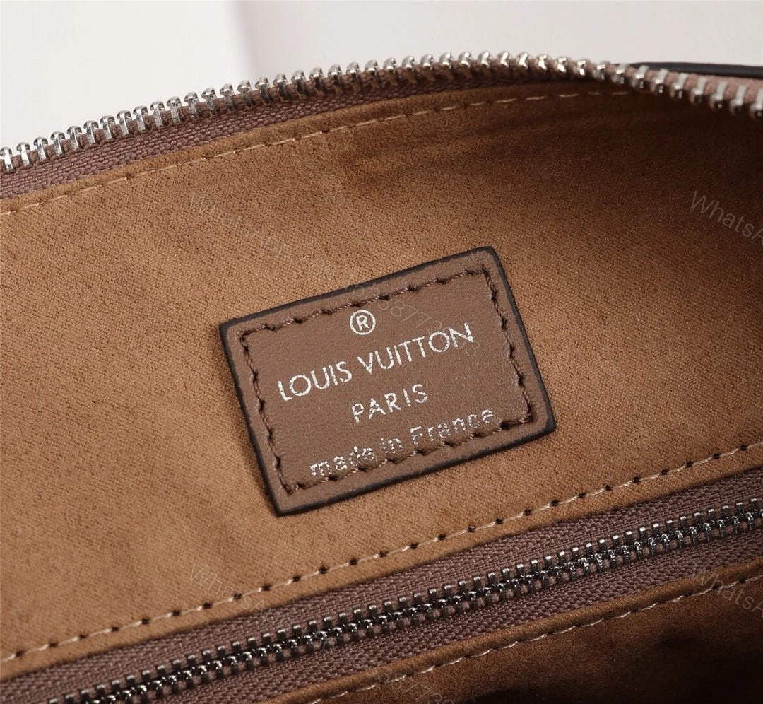 View 7 of LV Louis Vuitton Beaubourg Hobo