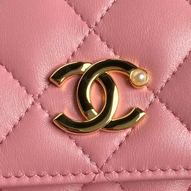 View 6 of Pink Quilted Chain Bag: Chic Crossbody Luxury Bag