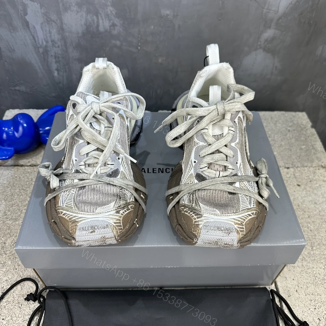 Balenciaga 一比一卡其灰老爹鞋拼接設計休閒風必備 — view 1