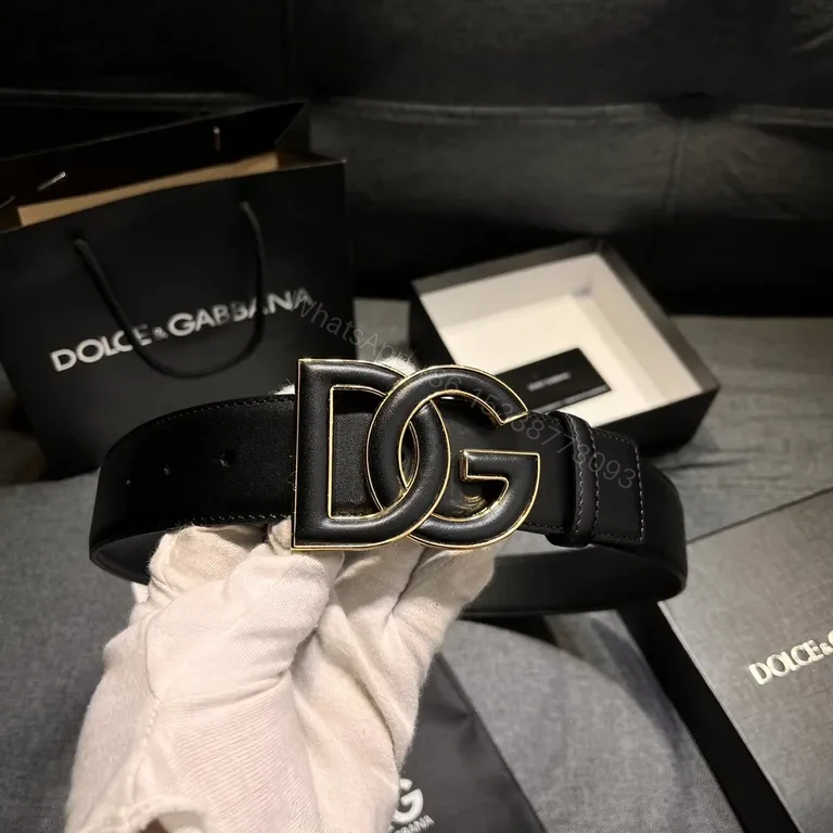 Iconic DG Belt: Black Leather, Gold Interlocking Buckle, Luxury — view 1