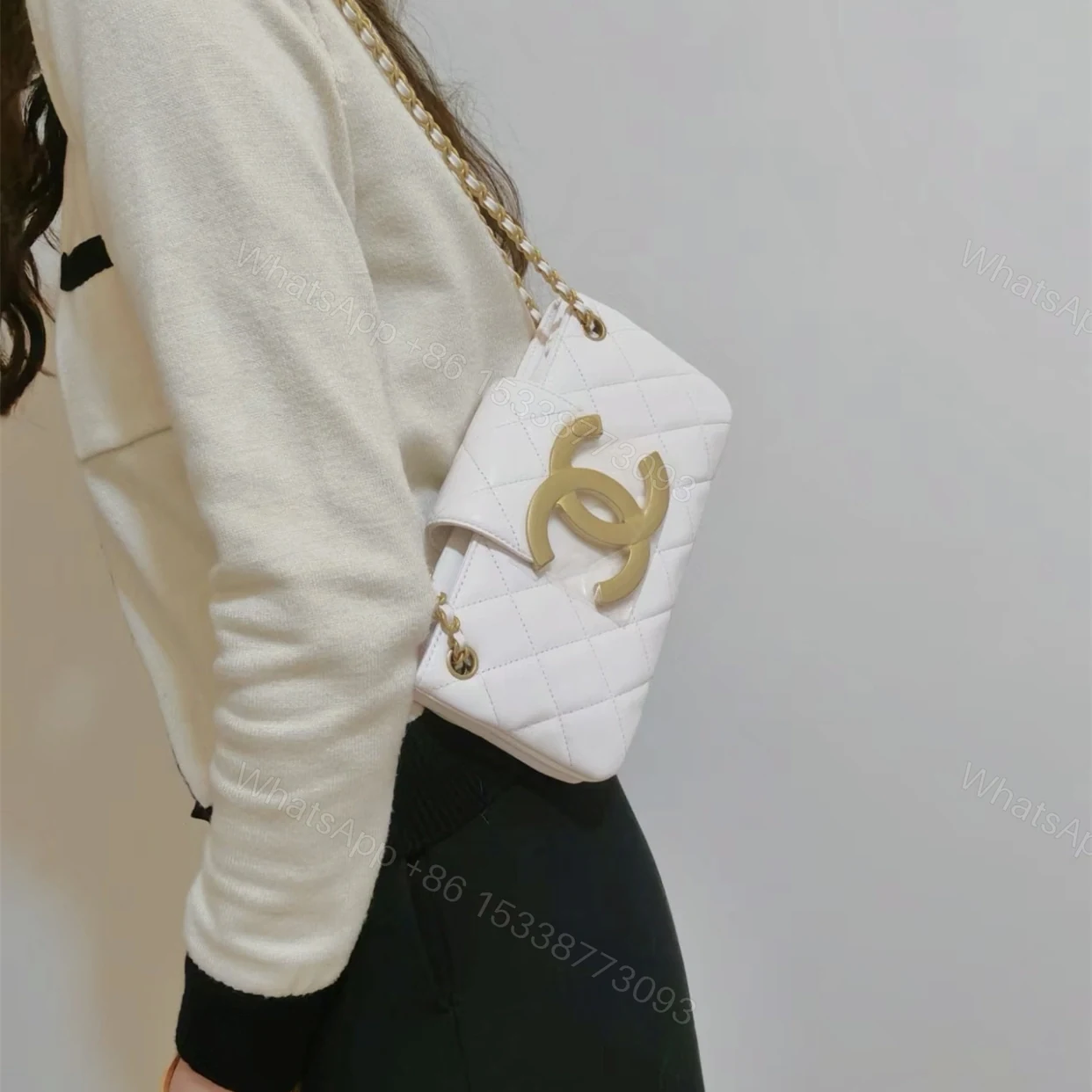 View 18 of 高仿Chanel*24C系列AS4611法棍包白色免檢版