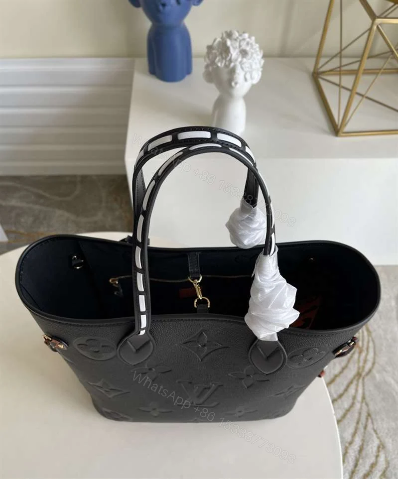 View 5 of LOUIS VUITTON NEVERFULL MM – LBV213