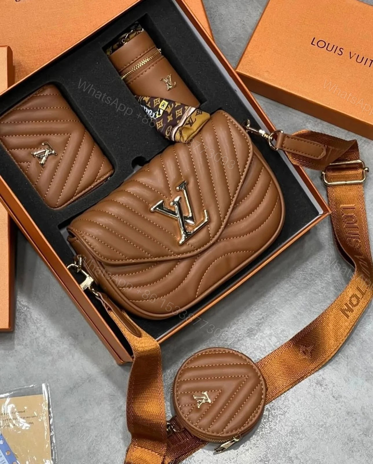 View 4 of FIRST COPY LOUIS VUITTON BROWN PREMIUM GIFT SET BAG