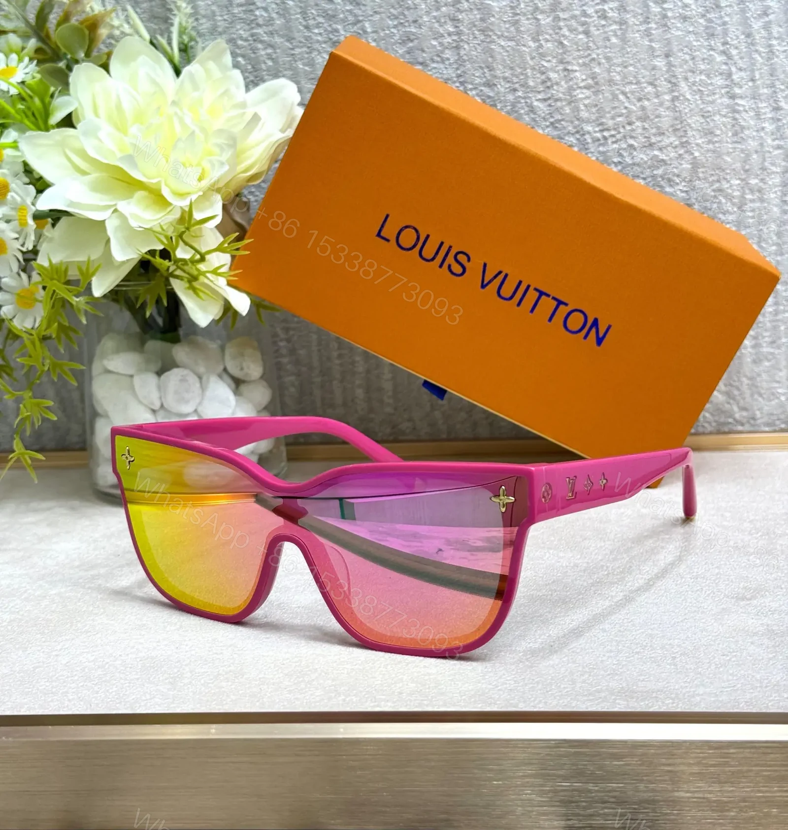 LOUIS VUITTON — view 1