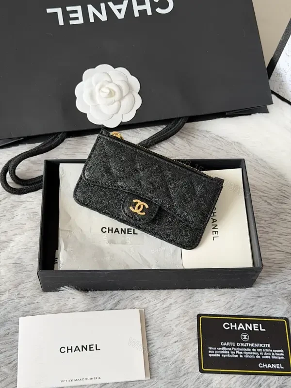 Chic Textured Wallet on Chain — Compact Luxury, Everyday Versatility — view 1