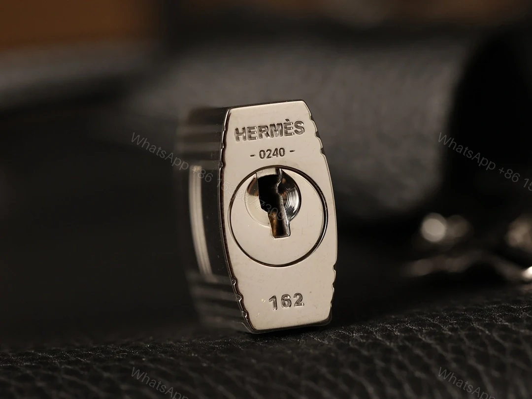 View 18 of 精仿Hermes手提包Birkin25系列黑銀款式