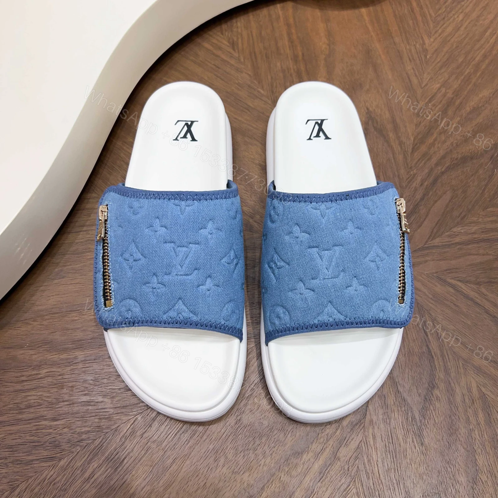 LV 一比一 男款 牛仔布Monogram拖鞋 拉鍊設計款 — view 1