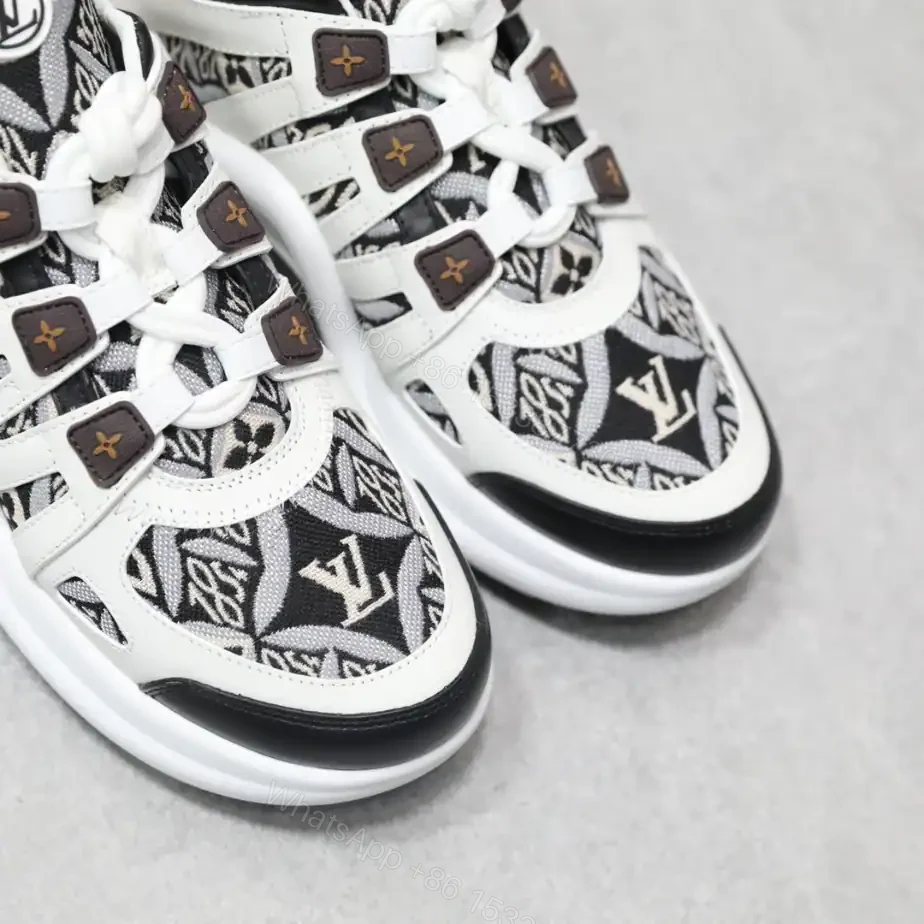 View 3 of LV ARCHLIGHT SNEAKER – LSVM025