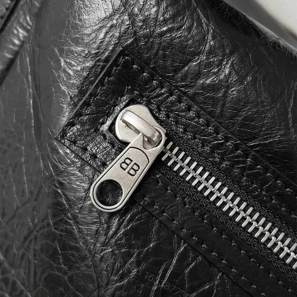 View 6 of 高仿BalenciagaSuperbusy系列復古工裝單肩包