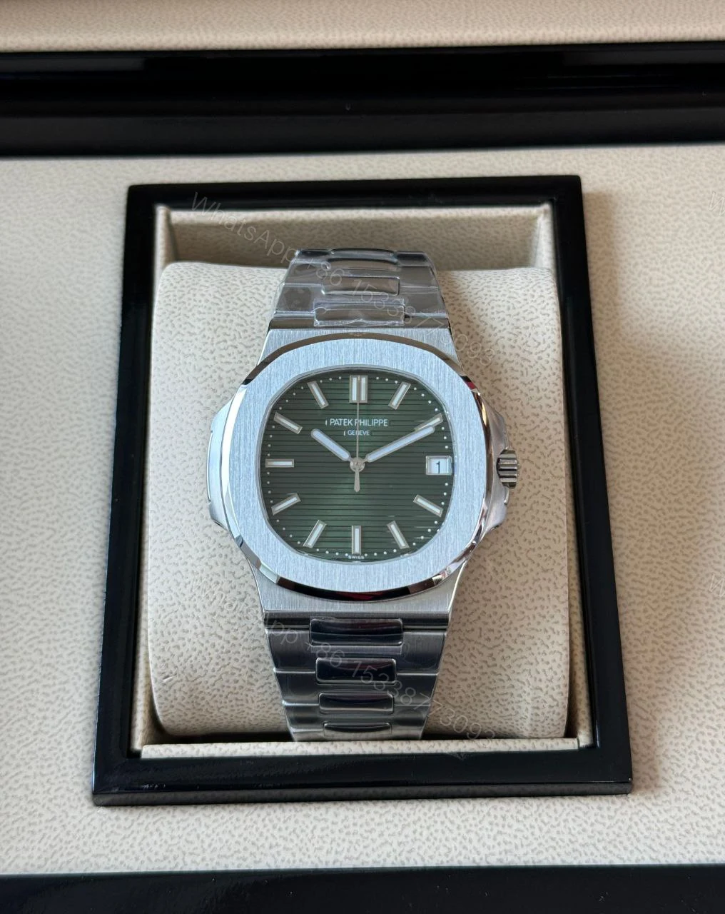 View 4 of Design Patek Philippe Nautilus