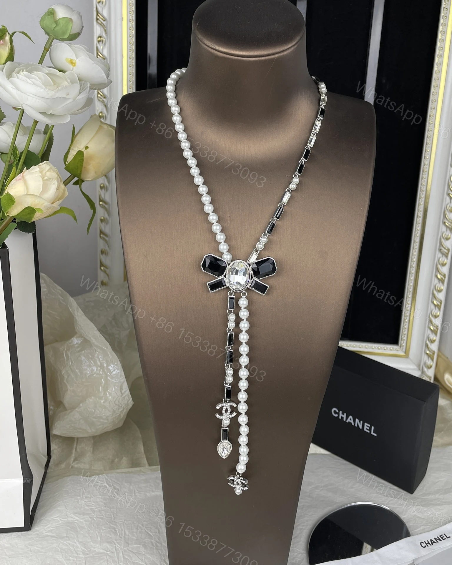 View 6 of EN – Lux Chanel Necklaces 009