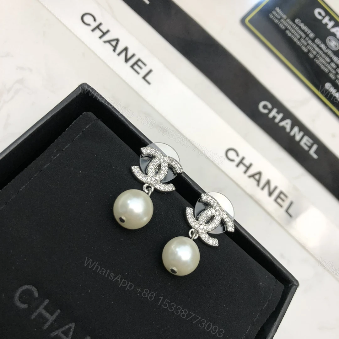 Chanel 高仿珍珠吊墜耳環 銀色雙C設計氣質女款 — view 1