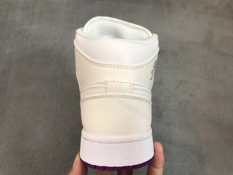 Air Jordan 1 Mid SE White Fuchsia Blast 555112-100 — view 2