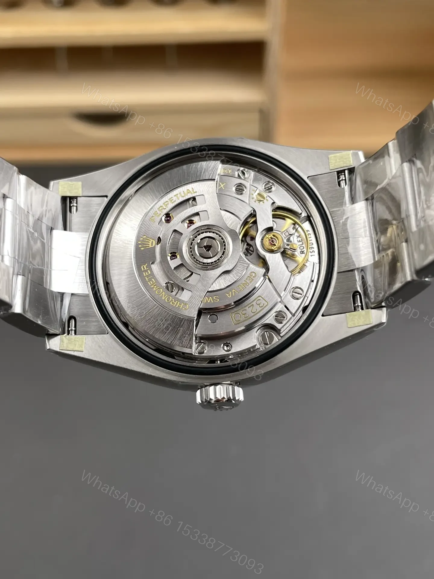 View 5 of Rolex Oyster Perpetual 36 Stainless Steel Pistachio 126000-0011