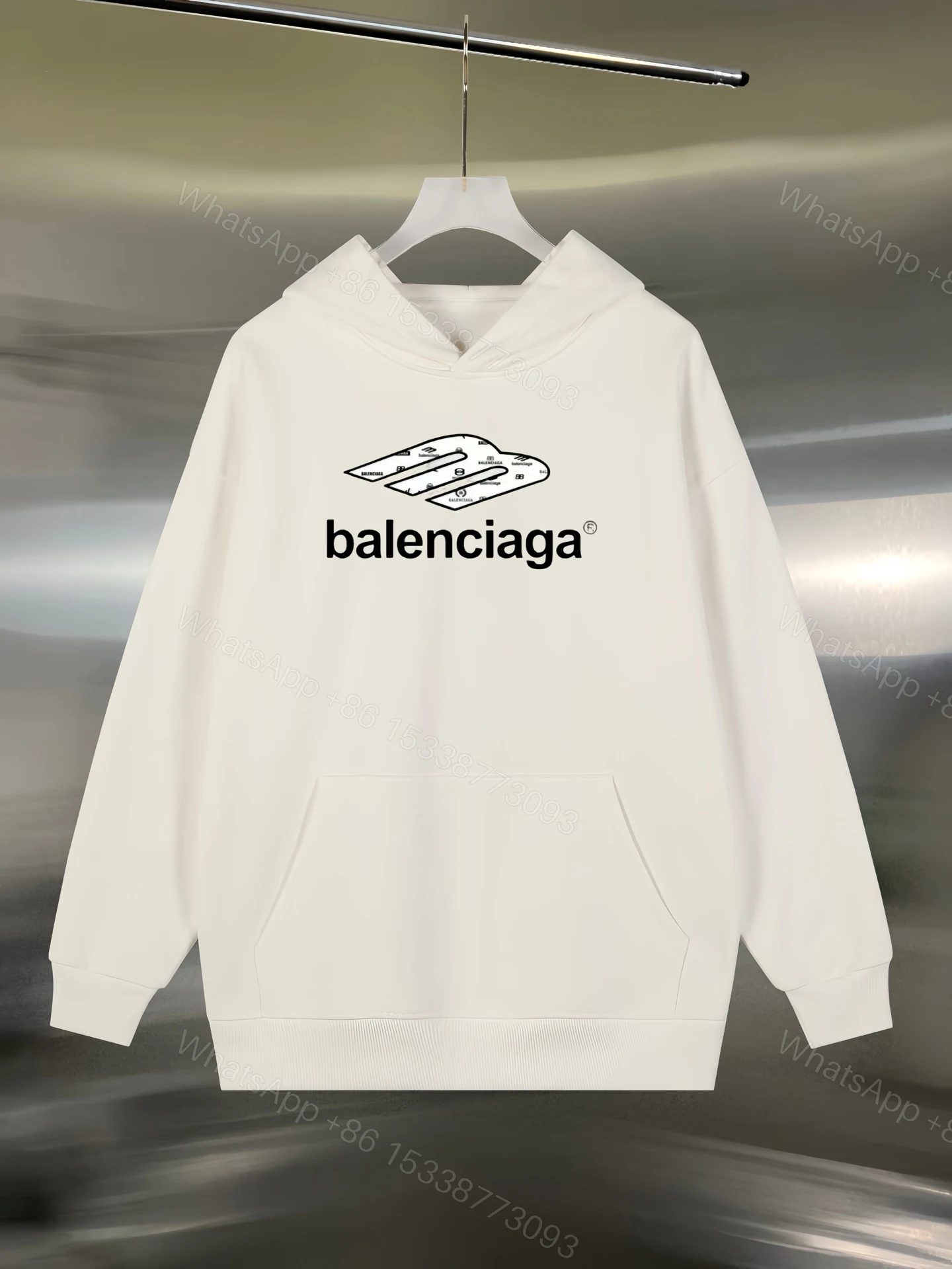 Balenciaga白底飛翼LOGO一比一連帽衛衣,品牌經典詮釋 — view 1