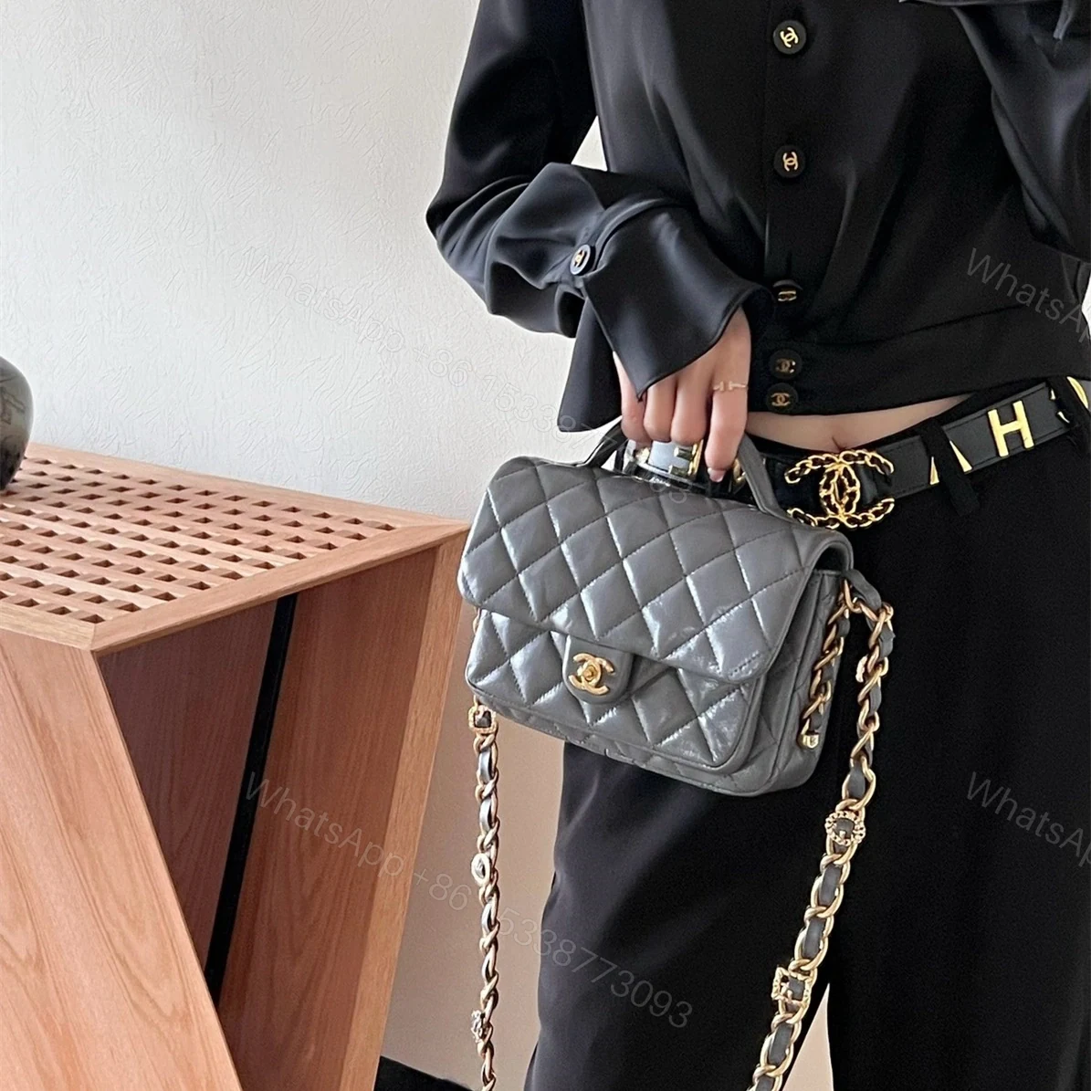 View 20 of 高仿Chanel24A*AS4992小羊皮手柄包免檢版