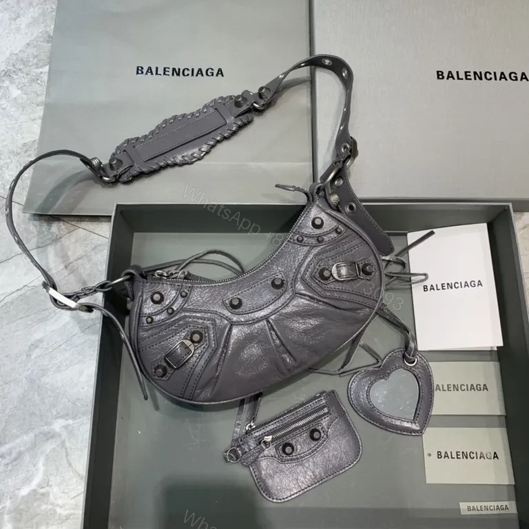 Black Leather Sculpted Handbag â€” Premium, Versatile Designer-Inspired Style — view 1