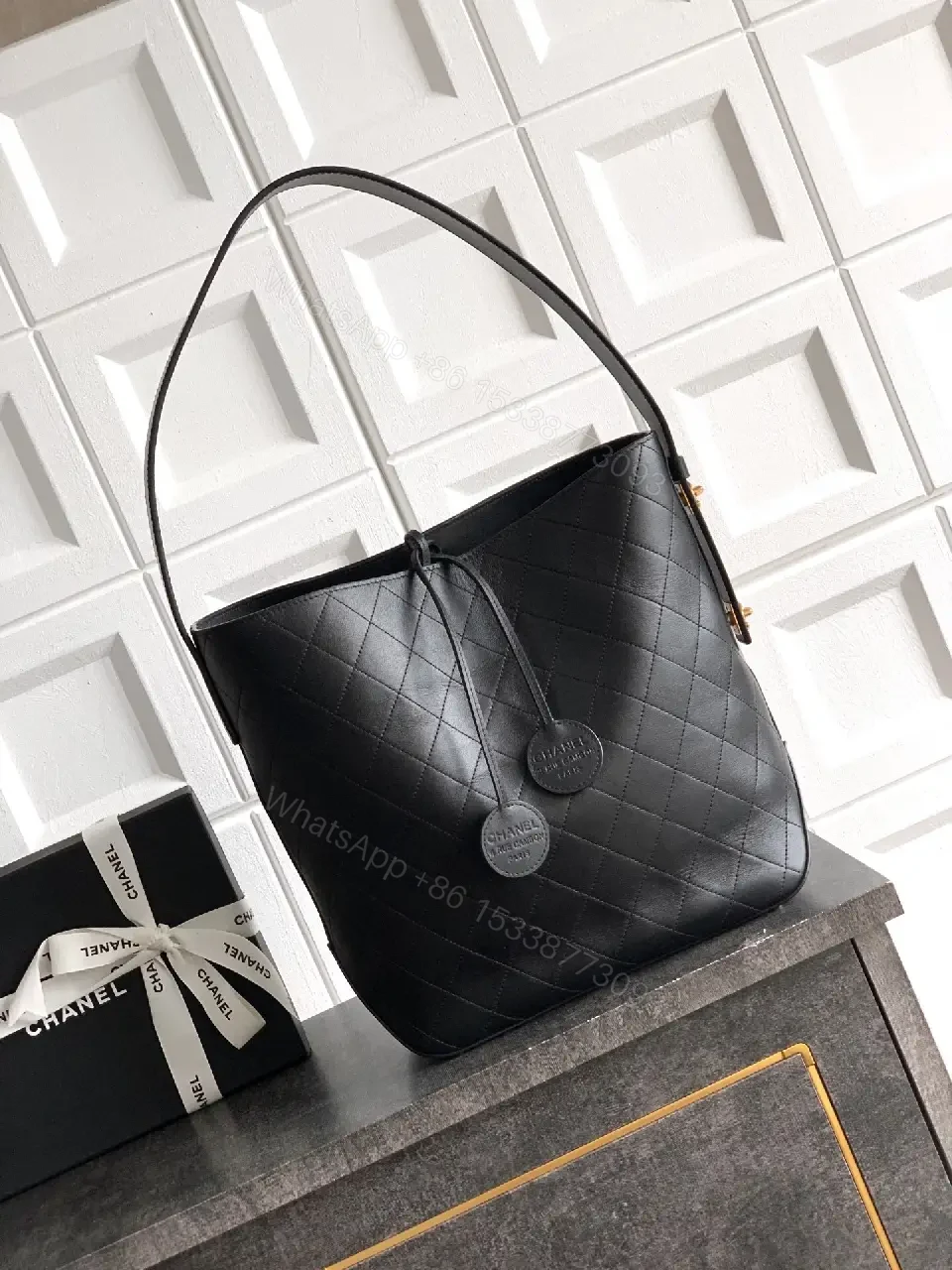 Chic Quilted Tote Bag: Minimal Hardware, Black — view 1
