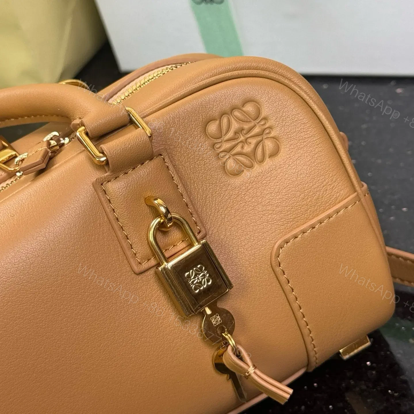 View 6 of 高仿Loewe*Amazona系列2586橫版手提包沙漠黃免檢版