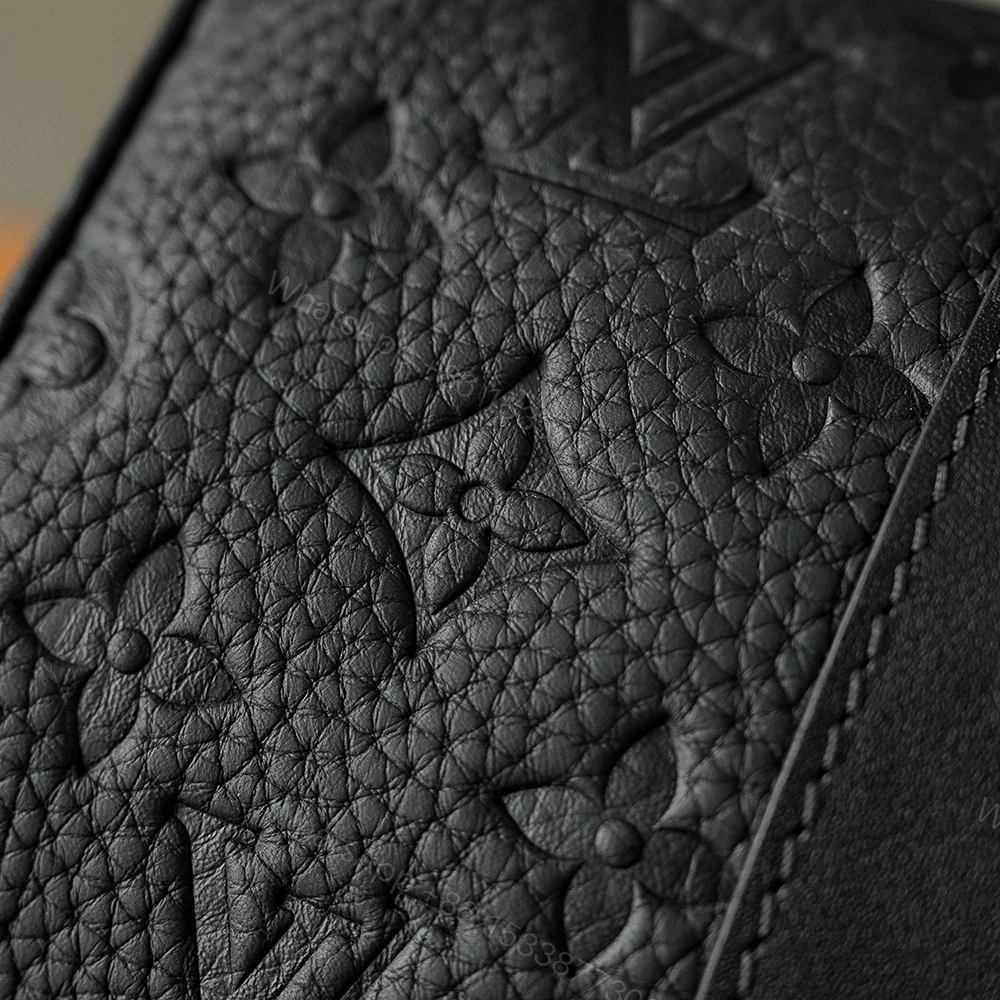 View 18 of 高仿LV*Keepall25系列M20900壓紋牛皮男士單肩包黑色免檢版