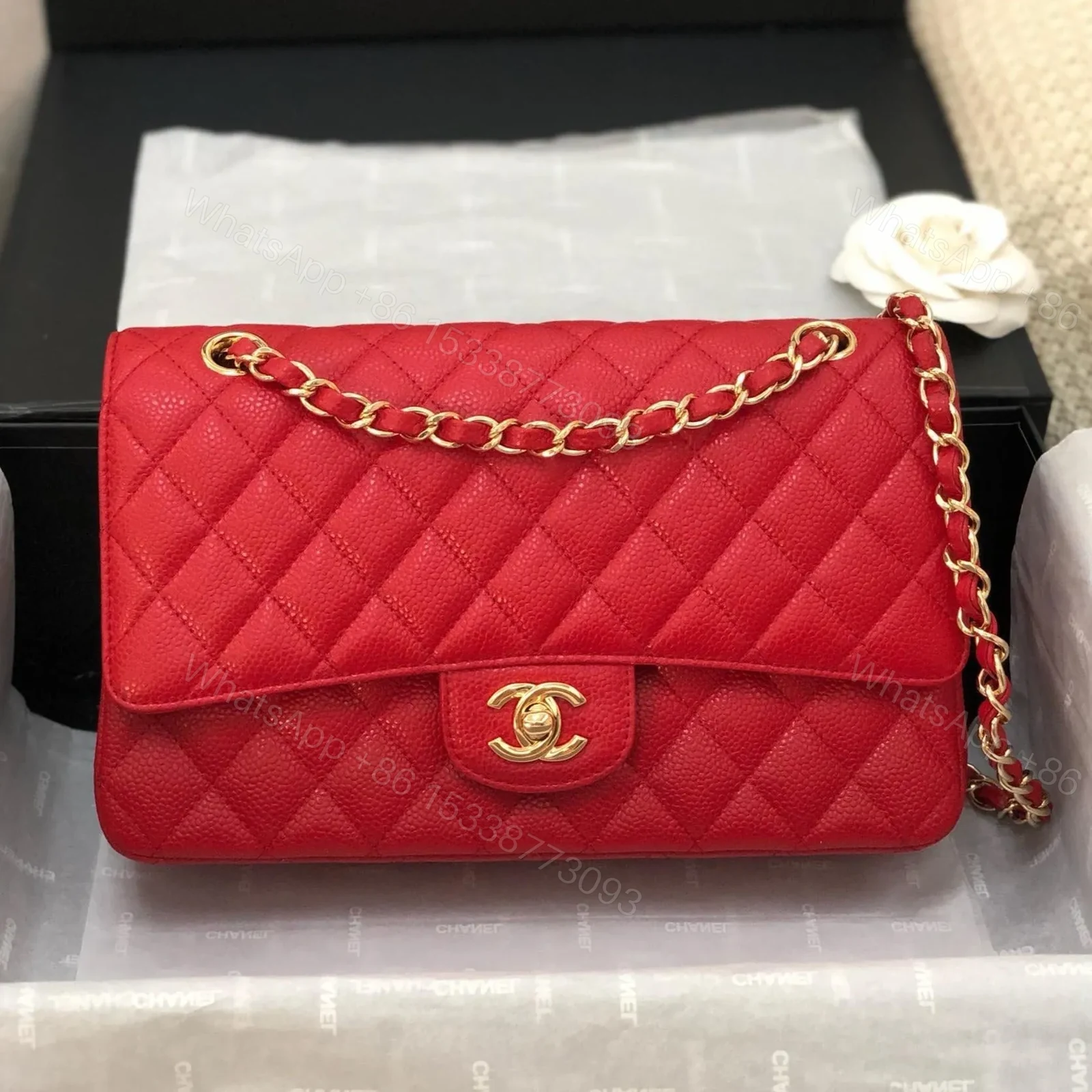 FLAP BAG MEDIUM 25CM RED CAVIAR GOLD HARDWARE — view 1