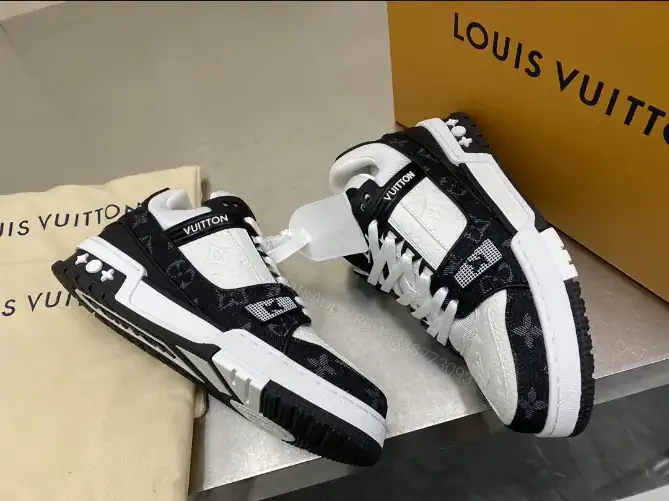 View 3 of LOUIS VUITTON TRAINER SNEAKERS IN WHITE AND BLACK – LSVT341