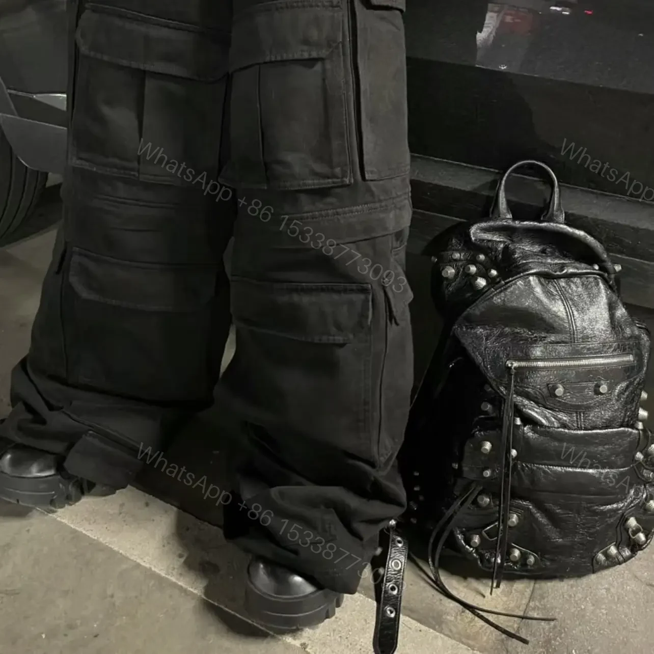 View 15 of 高仿BalenciagaLeCagole系列鉚釘雙肩包