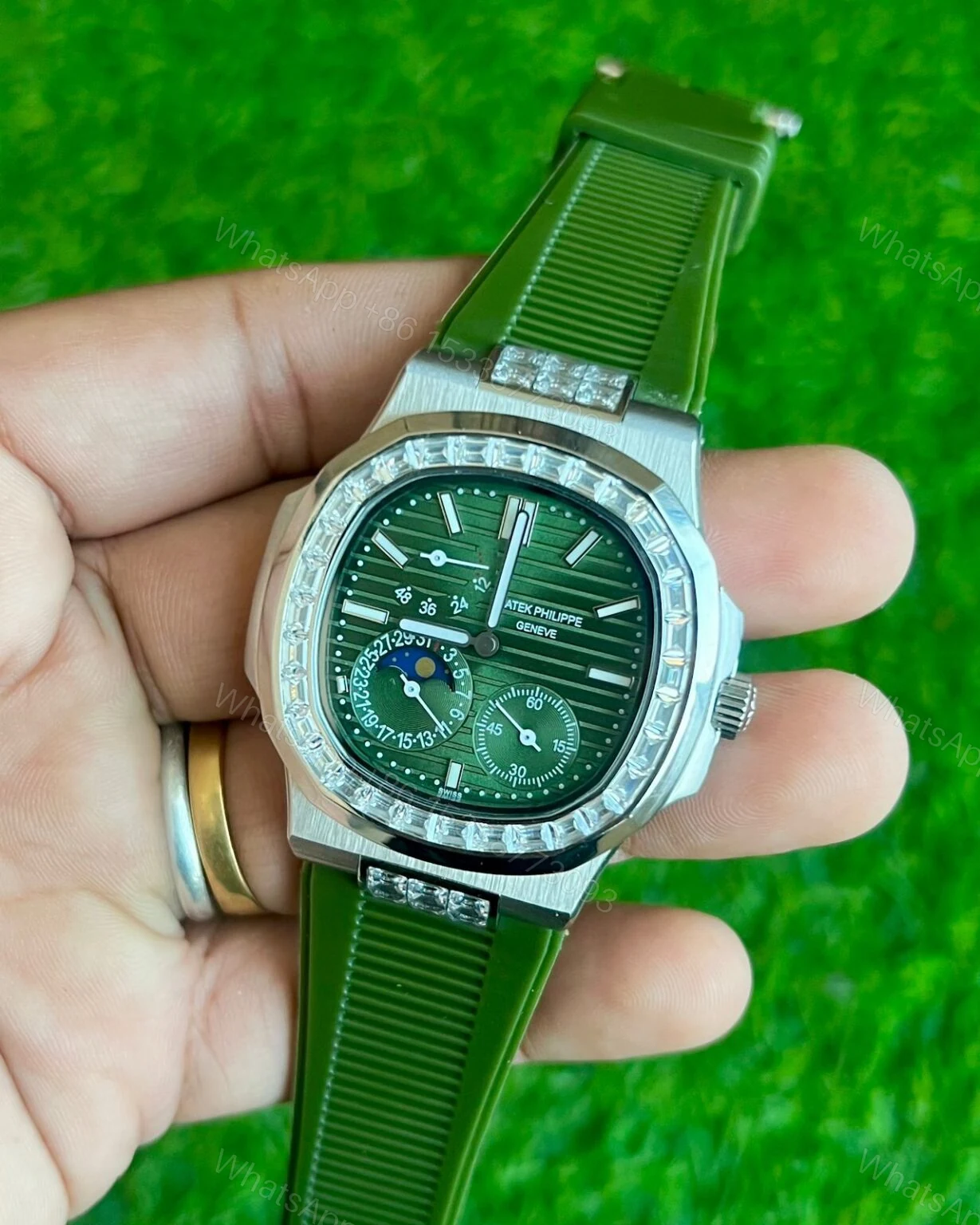 Patek Philippe Nautilus Automatic 7AAA White Gold — view 1