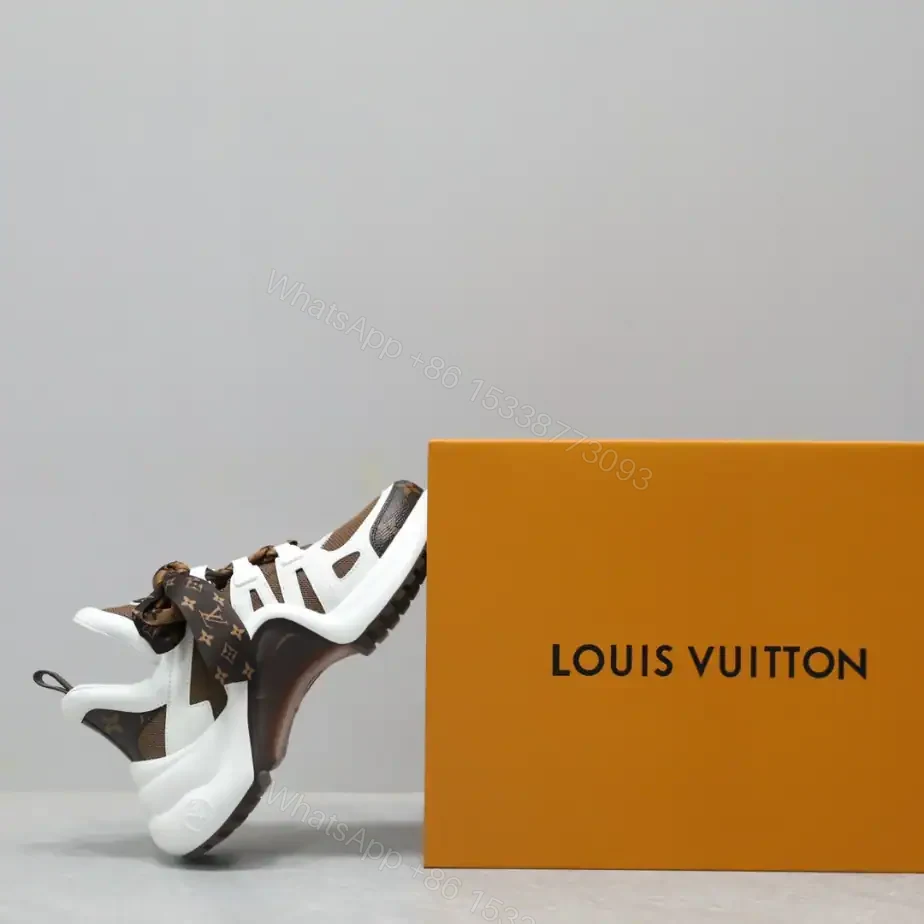 View 3 of LV ARCHLIGHT SNEAKER – LSVM012