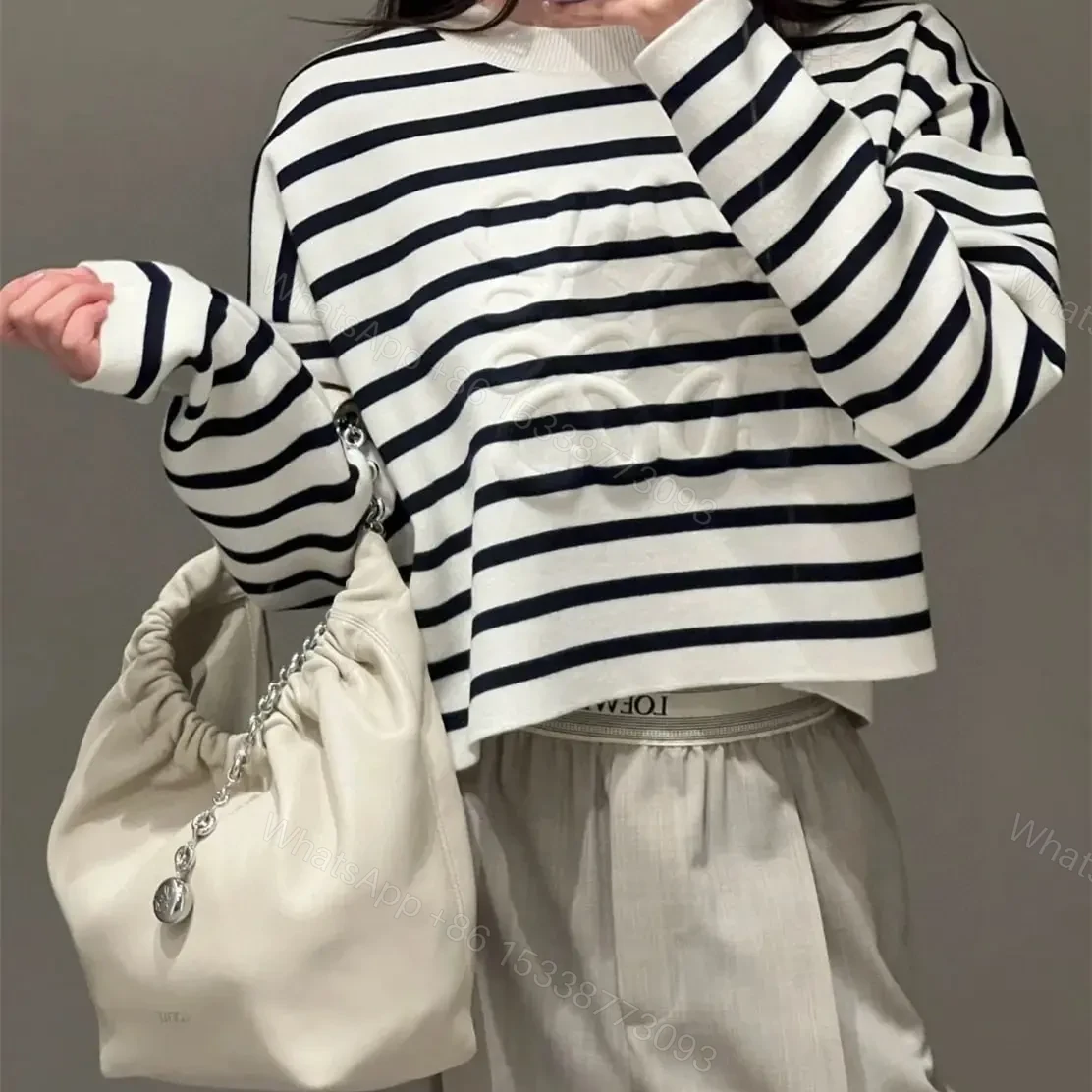 View 12 of 高仿Loewe*Squeeze系列3006小羊皮手提包白色小號免檢版