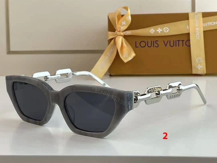 View 2 of LV SUNGLASSES – GLVT26