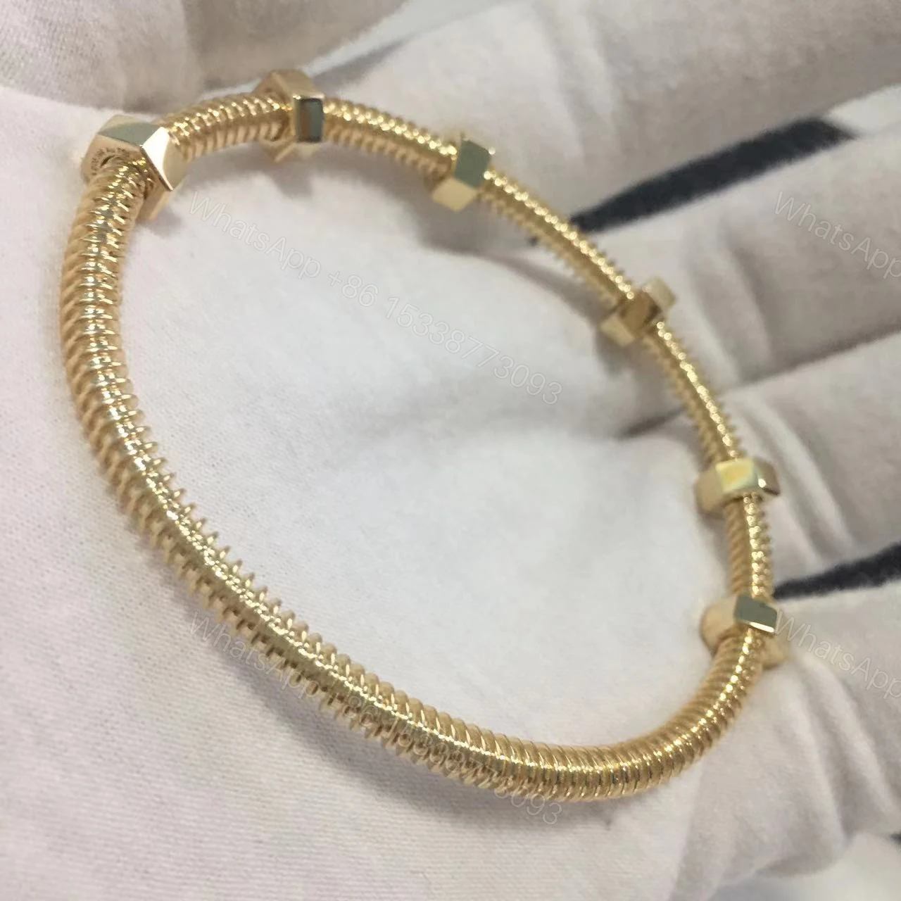 View 5 of 18K Yellow Gold Écrou de Cartier bracelet