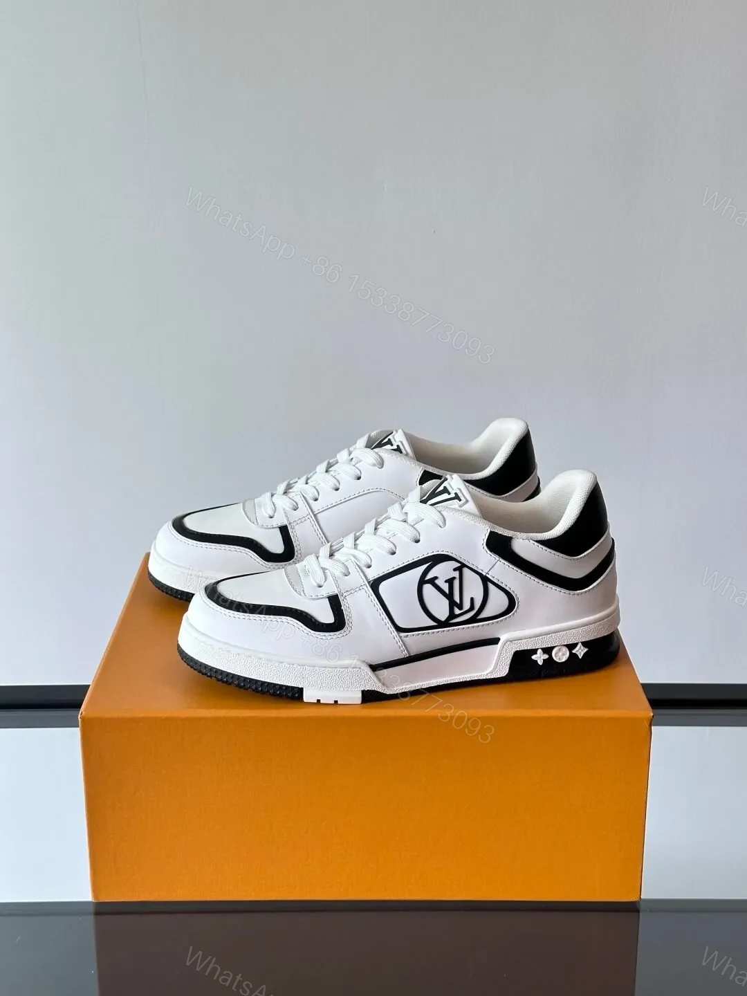 View 3 of LV Men White Black Leather Sneakers