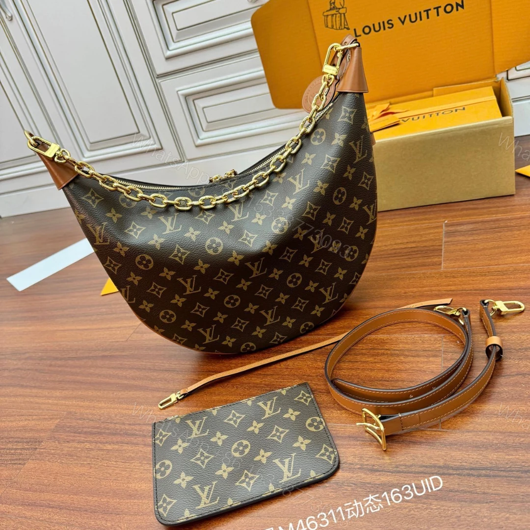 Louis Vuitton Loop Hobo bag in Monogram — view 1