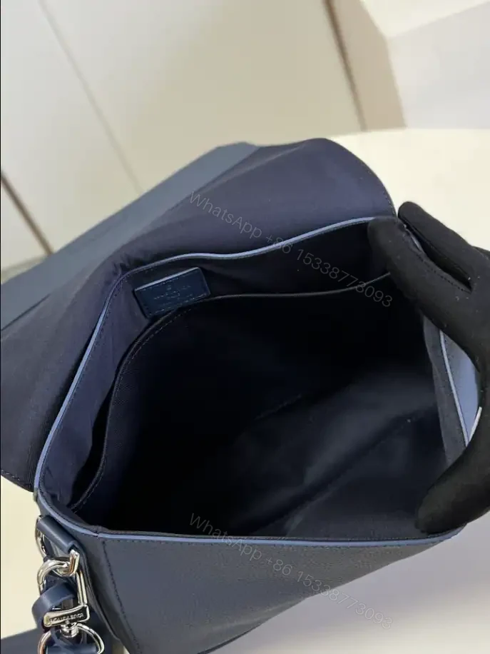 View 7 of LOUIS VUITTON TAKEOFF MESSENGER – LBV412
