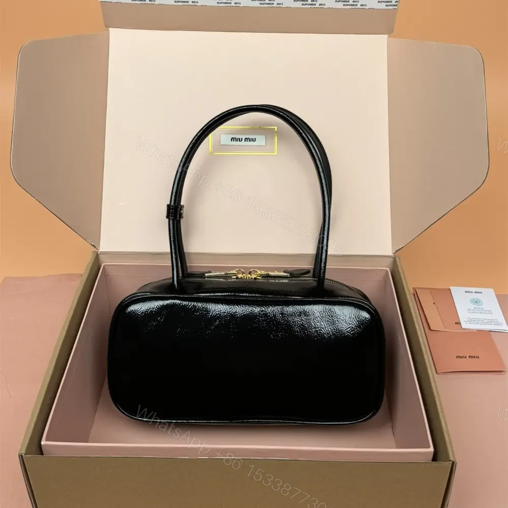 View 2 of 高仿miumiu*Beau系列5BB173漆面羊皮手提包黑色免檢版