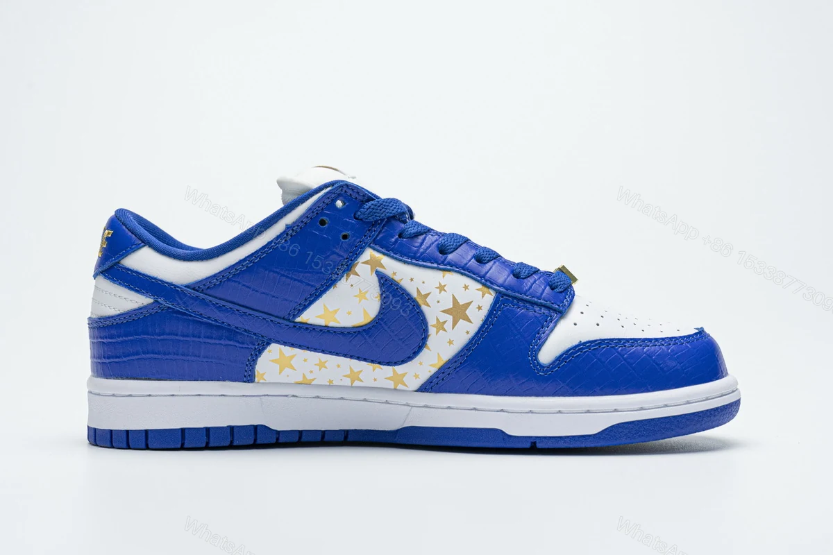 Supreme x Nike SB Dunk Low "Blue Stars” DH3228-100 — view 2