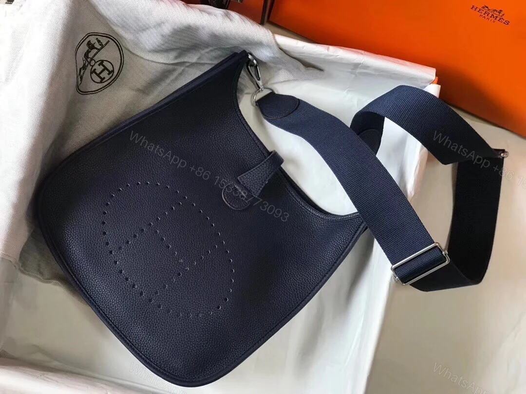 View 5 of HERMES CLEMENCE EVELYNE PM 30CM BLACK NOIR