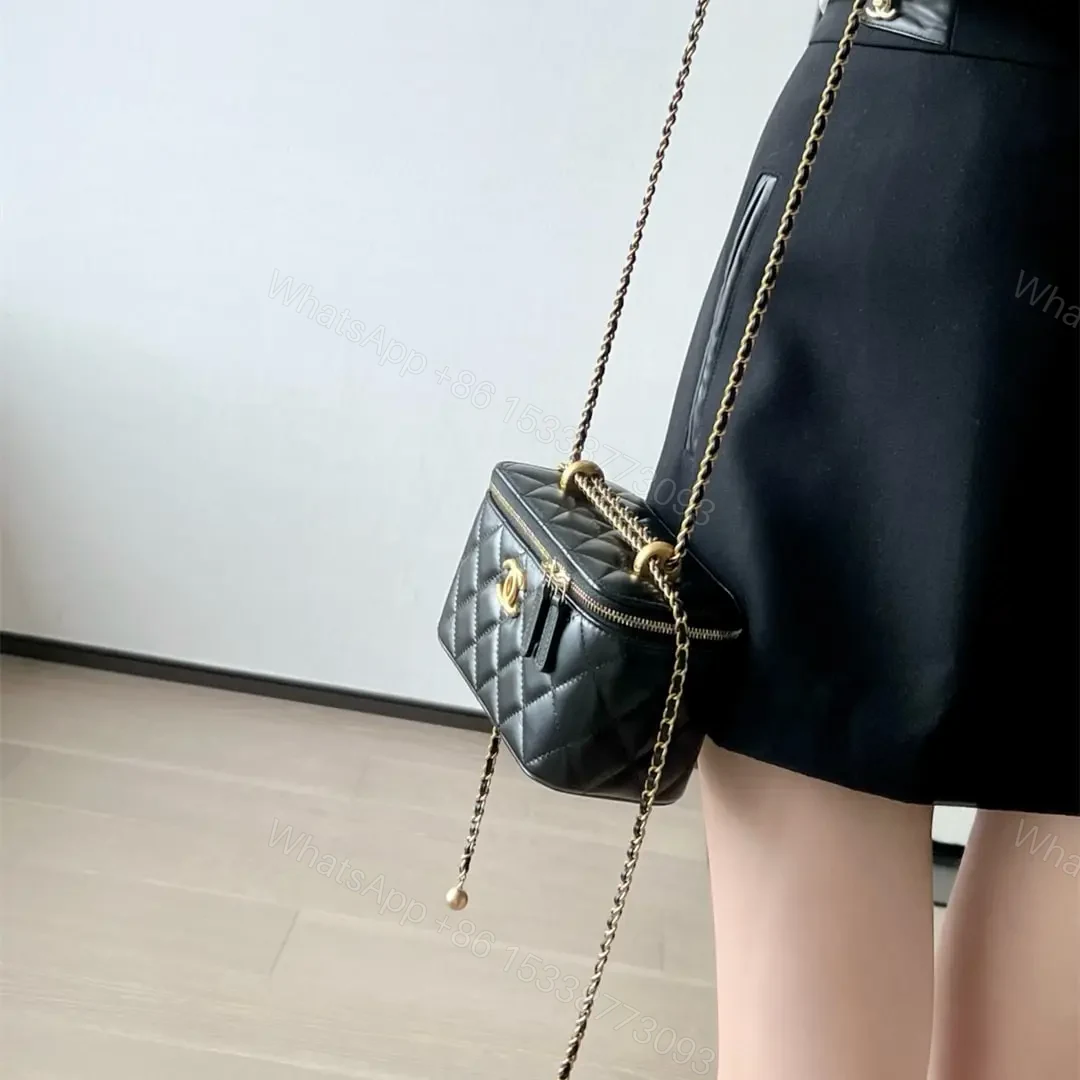 View 20 of 高仿Chanel*24C系列AP3651雙珠鏈條盒子包黑色免檢版