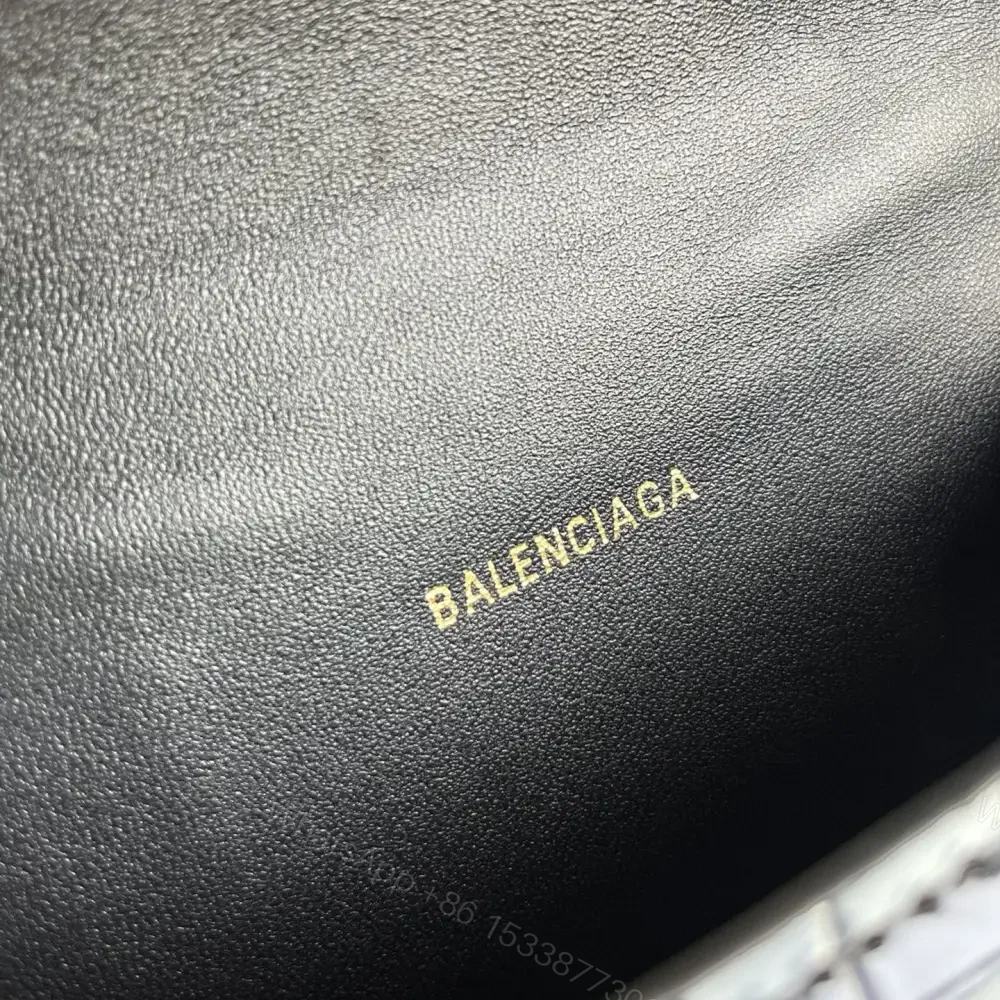 View 9 of 高仿BalenciagaHourglass系列鱷魚皮沙漏包XS
