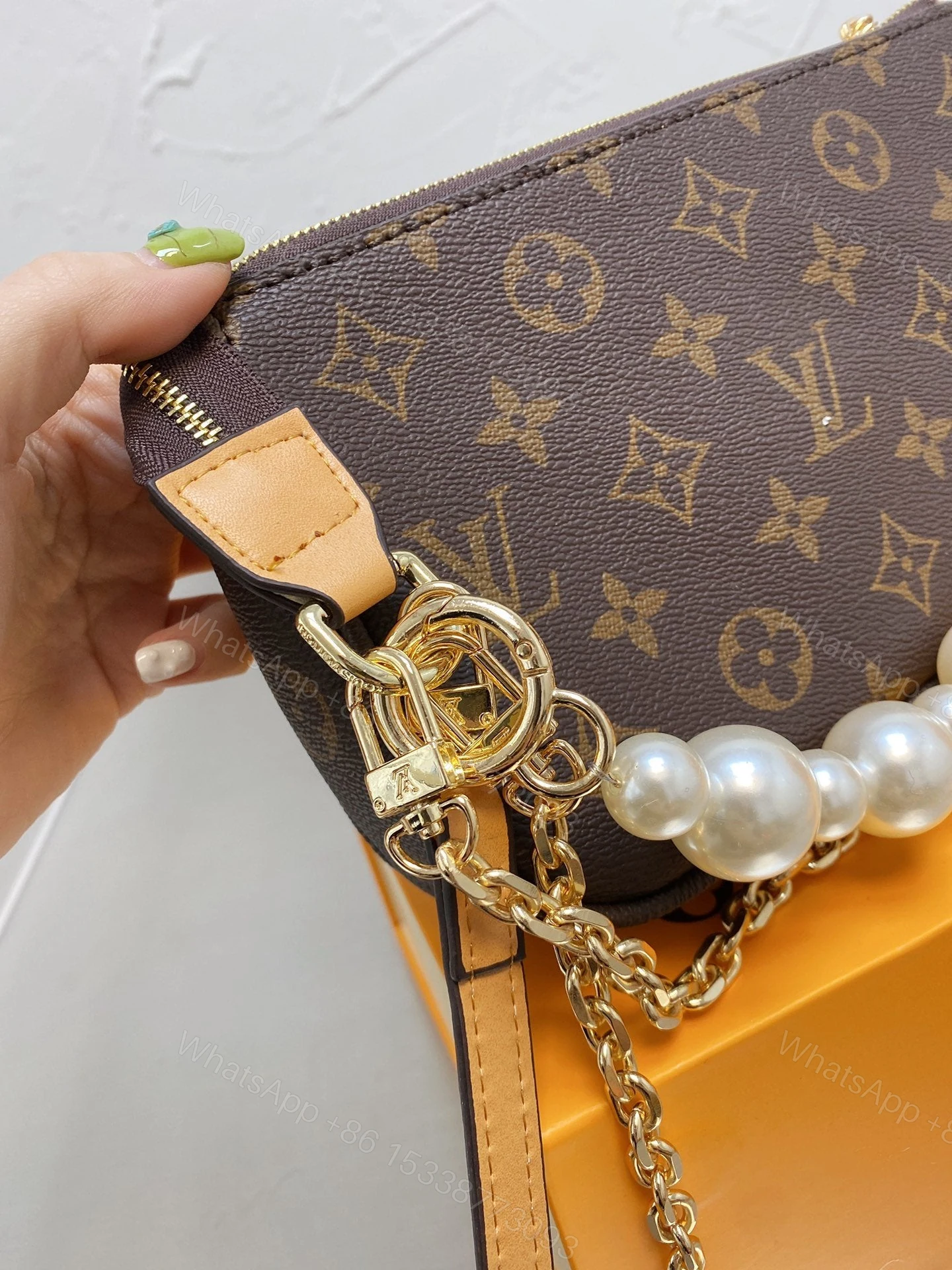 View 7 of LV Ivy Monogram