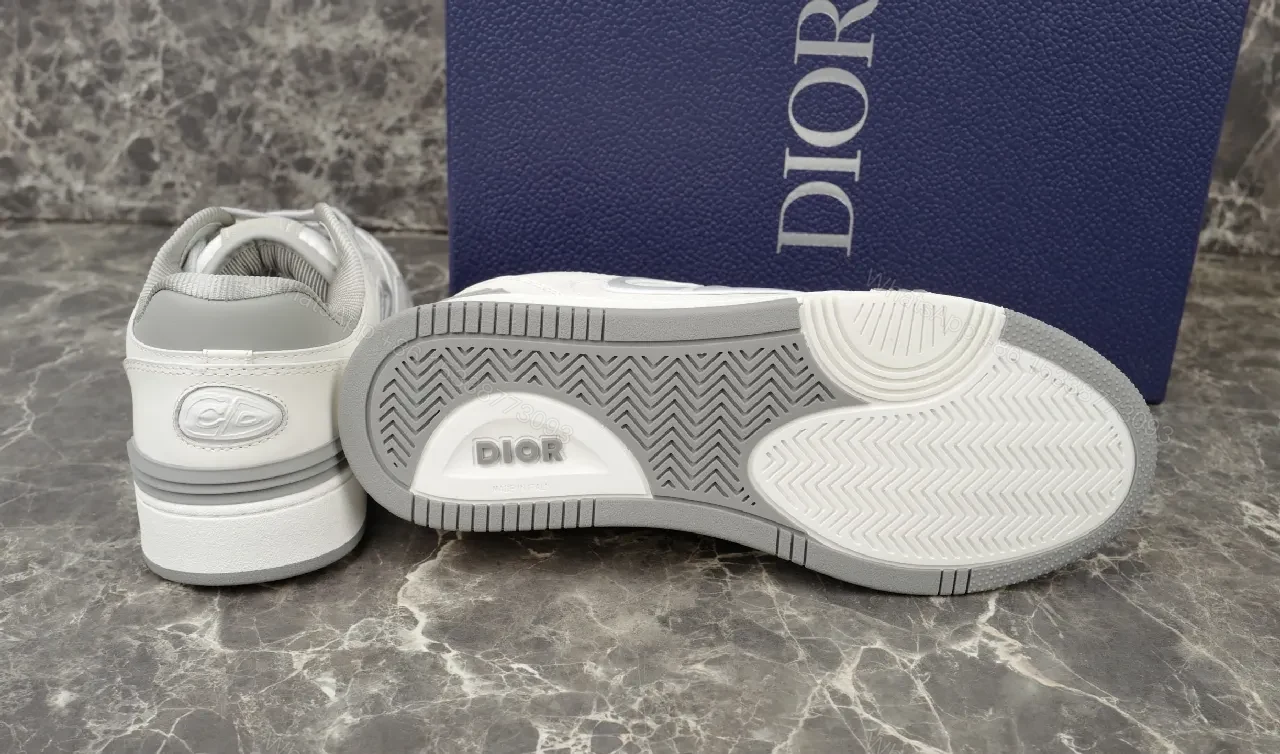 View 5 of Minimalist Luxury Leather Sneakers - Premium Comfort, Everyday Style