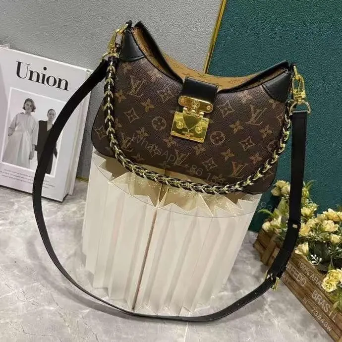 LOUIS Vuitton — view 1
