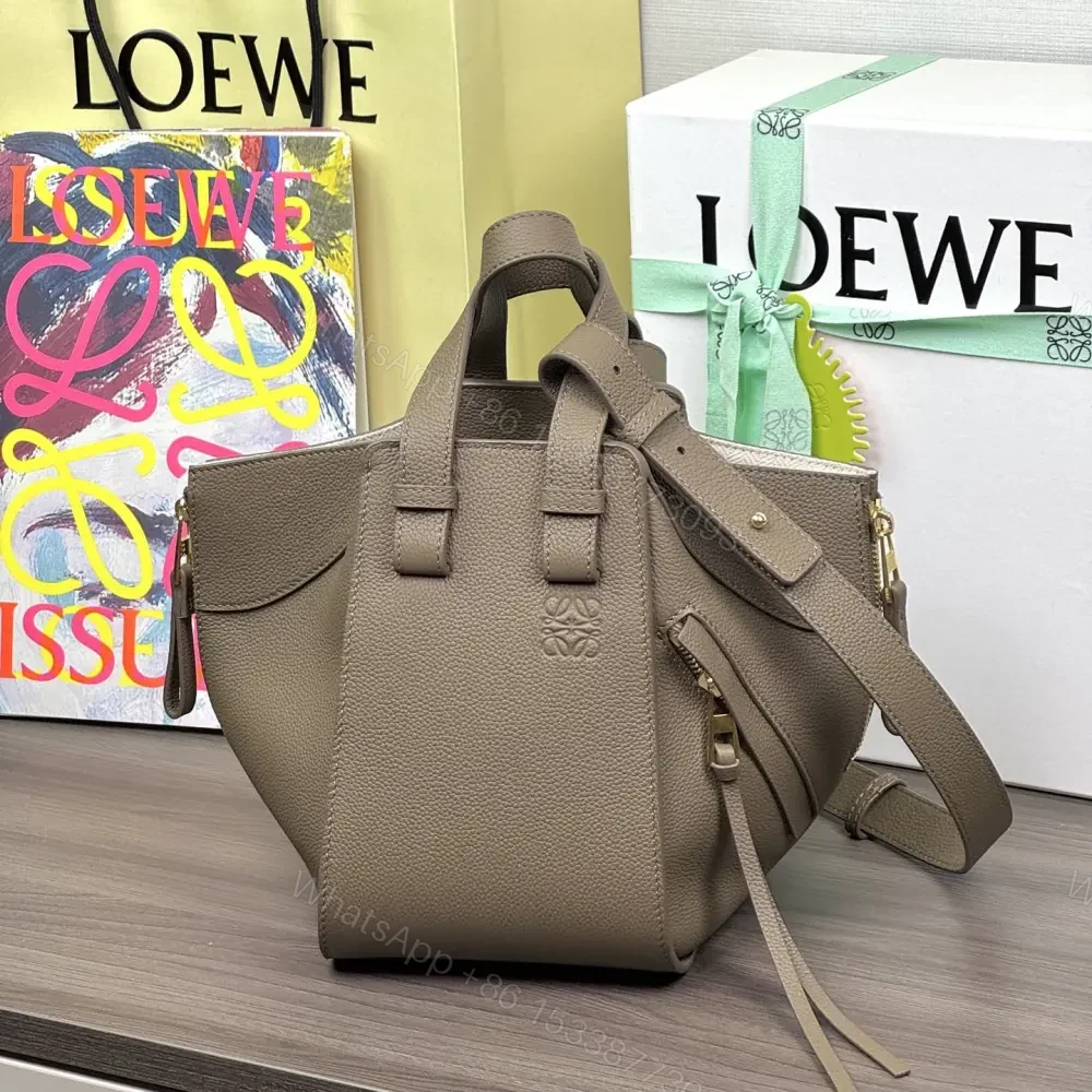 高仿Loewe*Hammock系列3170粒面小牛皮吊床手袋灰褐色小號免檢版 — view 1