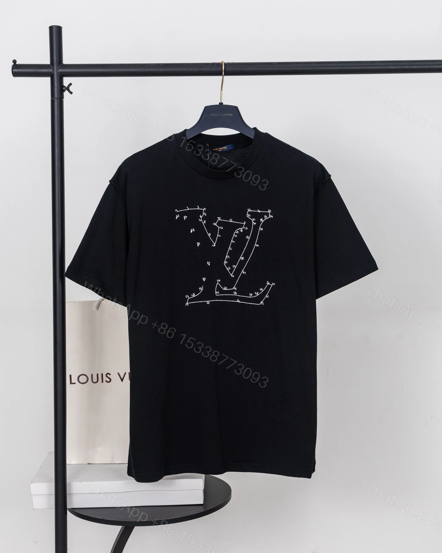 LV 高仿男款星點Logo短袖T恤 寬鬆休閒百搭款 — view 1